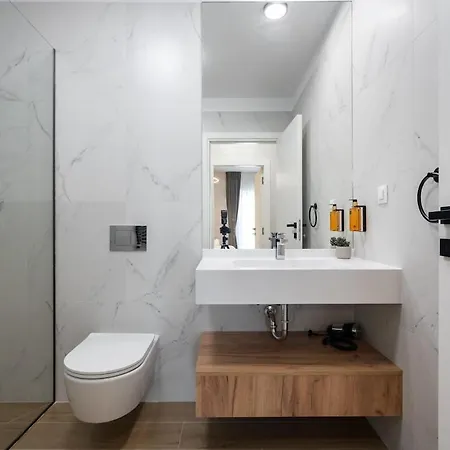 Emerald Charm One Cotroceni 5 Бухарест