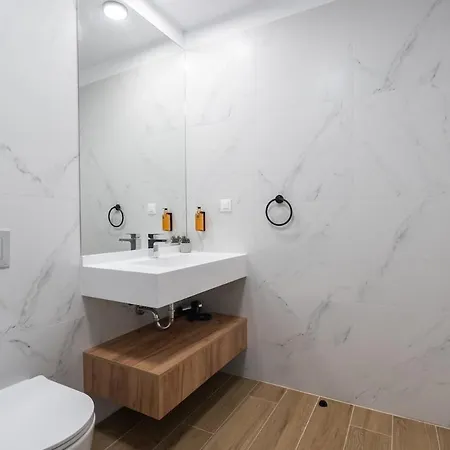 Emerald Charm One Cotroceni 5 Apartment Bucharest