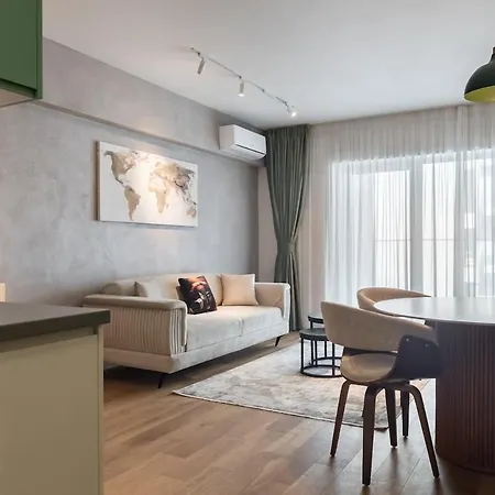 Emerald Charm One Cotroceni 5 * Bucarest